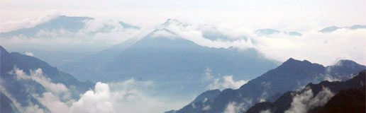 Photo of mountains and clouds in Hubei